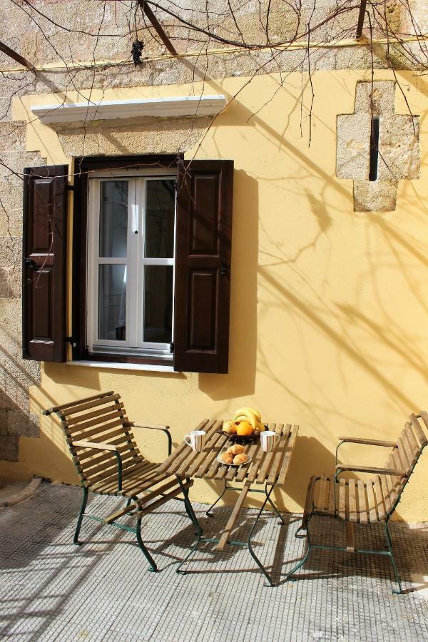Semesterbostad Alexandros Traditional House *