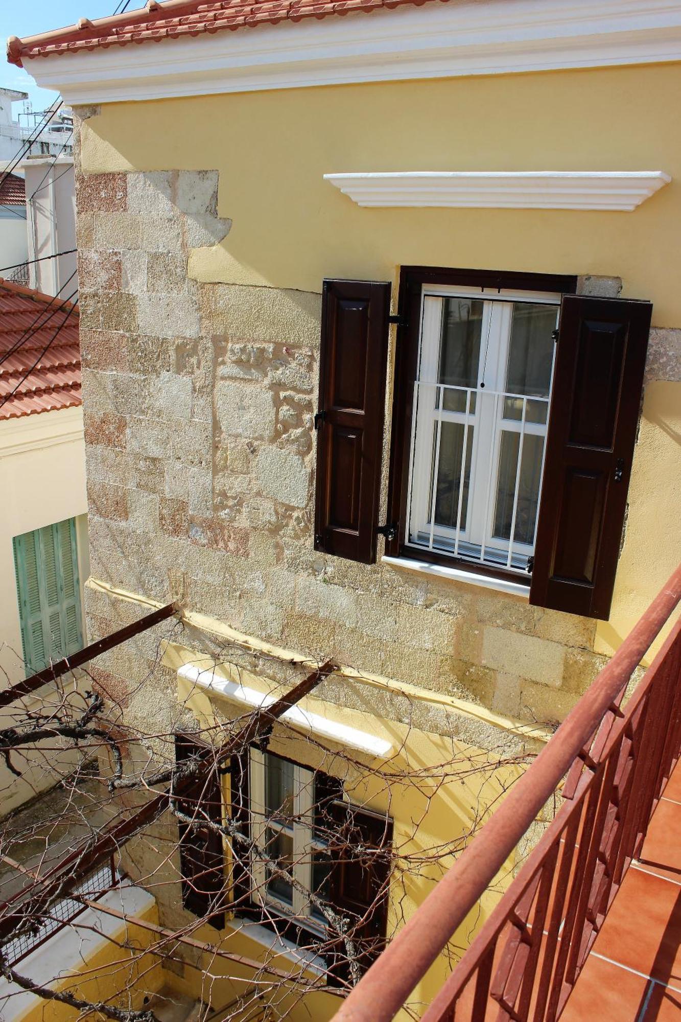 Semesterbostad Alexandros Traditional House